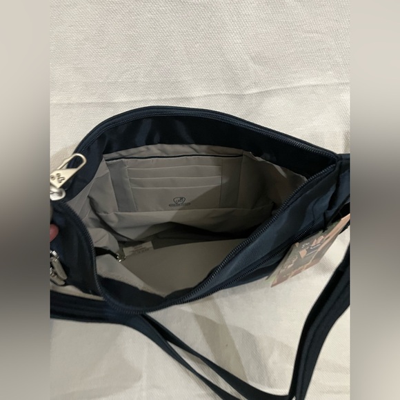 Travelon Anti-theft Classic Crossbody Bucket Bag brandclub - Picture 7 of 7